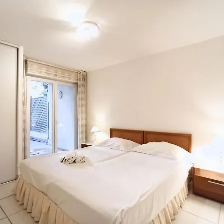Viva Riviera -14 Avenue Isola Bella * Канны
